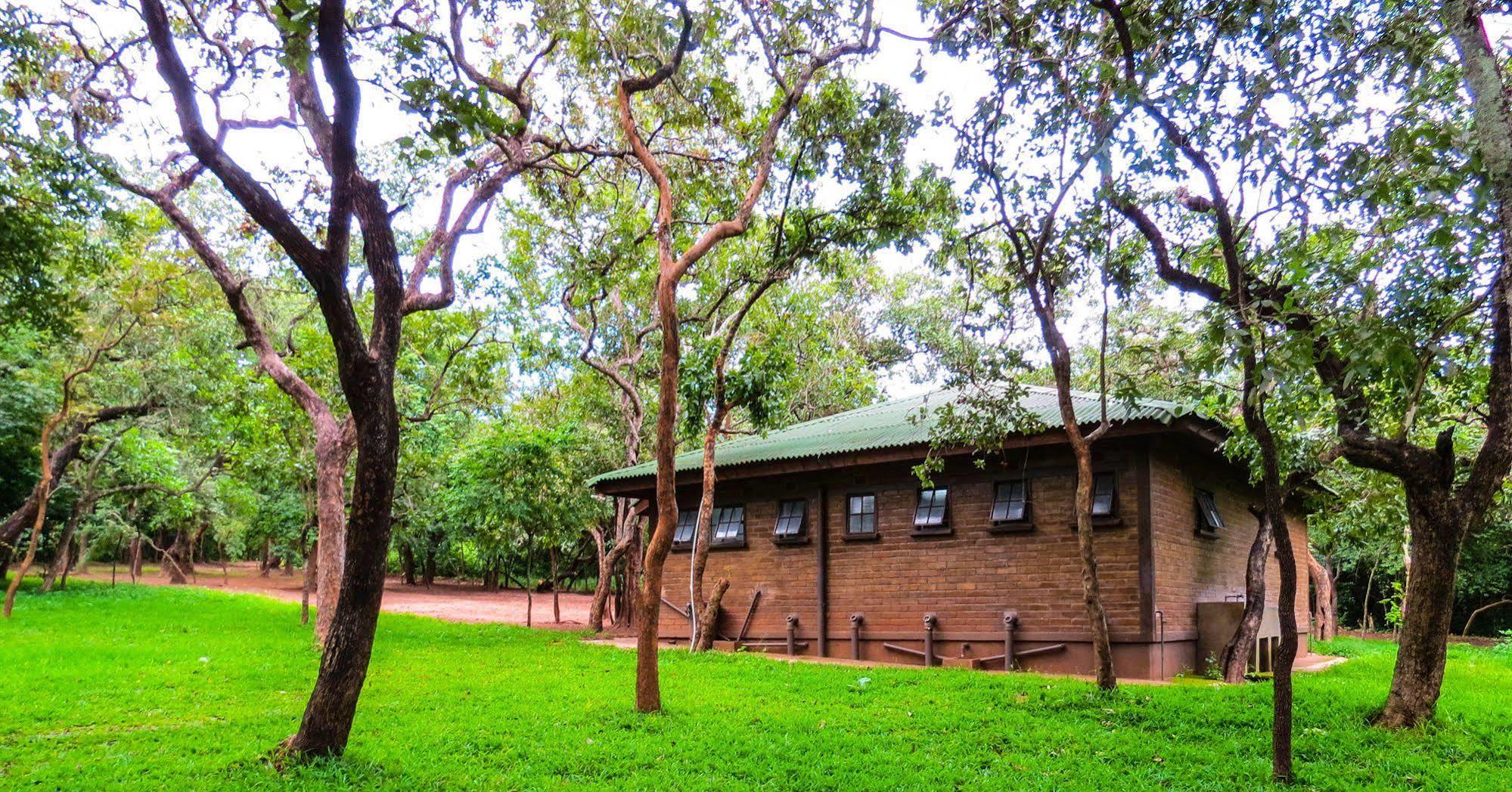 Woodlands Lilongwe Hotell Exteriör bild