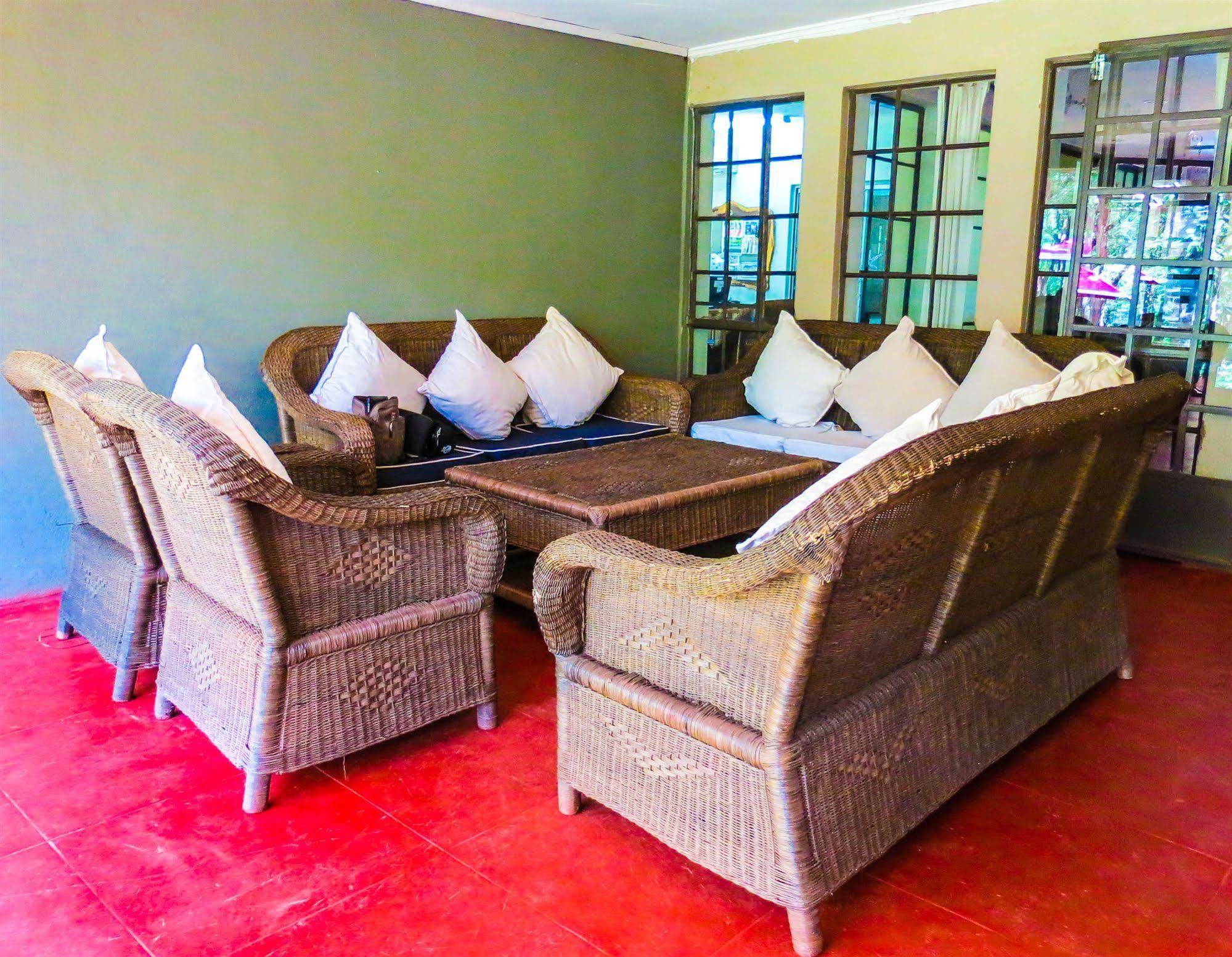 Woodlands Lilongwe Hotell Exteriör bild