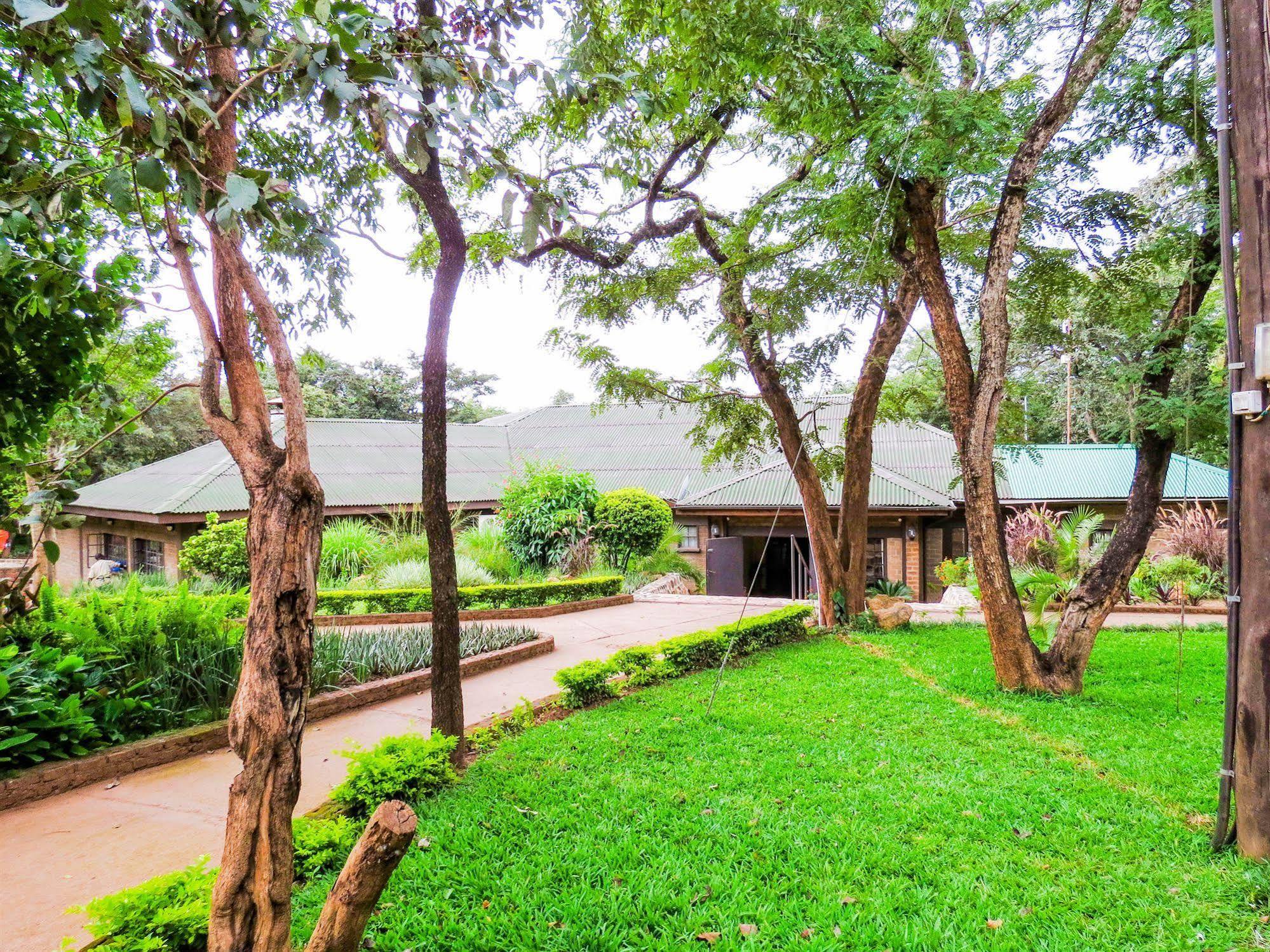 Woodlands Lilongwe Hotell Exteriör bild